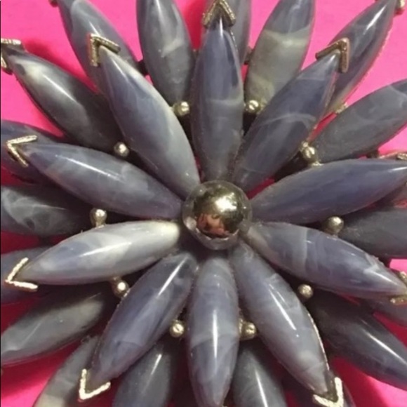 SPECTACULAR Crown Trifari Flower Petal Brooch WOW - Unique & Special Piece 🌺 - Picture 9 of 11